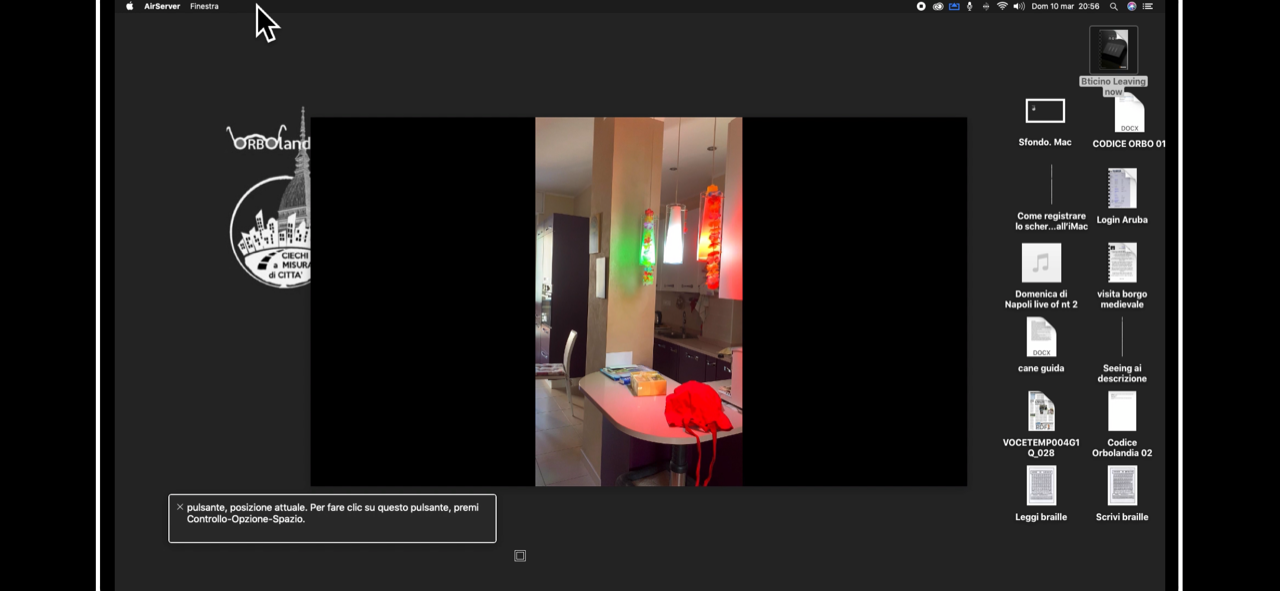 immagine di un fotogramma del video sullo schermo di un iMac