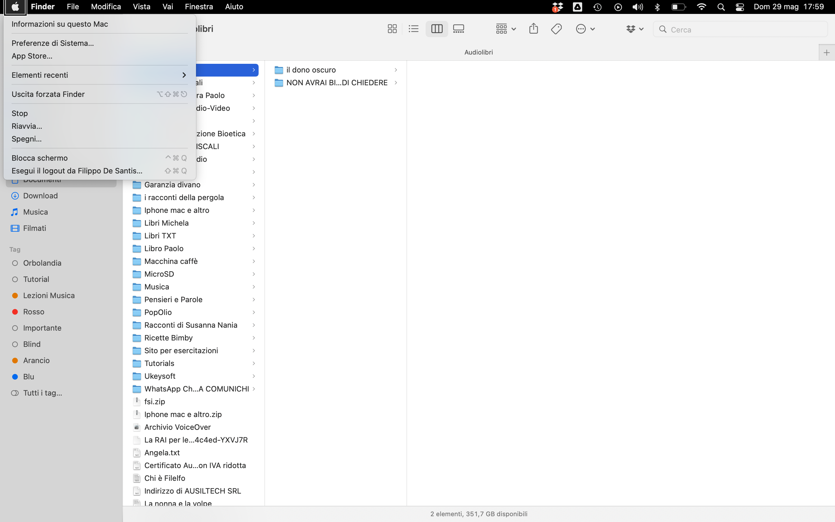 L'immagine mostra una schermata di un Mac dove è presente una finestra del Finder aperta a tutto schermo sulla cartella documenti.