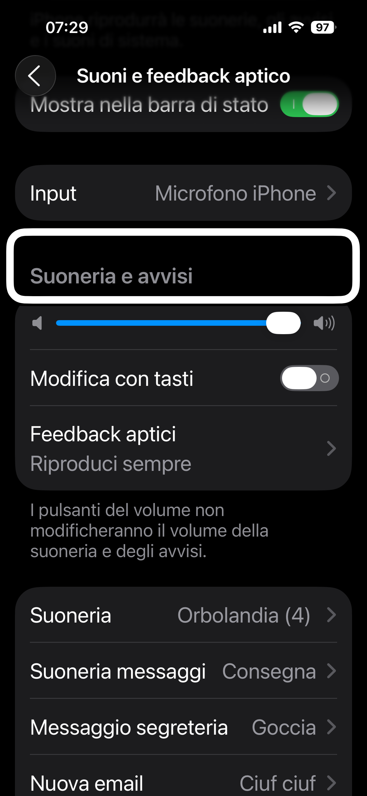 nell’immagine uno screenshot dell’iPhone aperto nella sezione suoni e feedback aptici suonerie