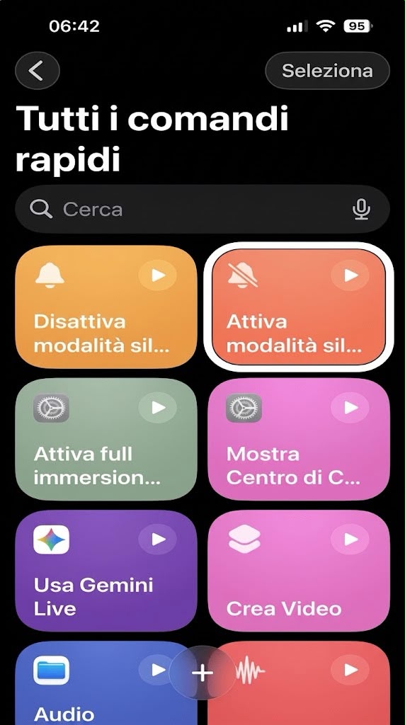 nell’immagine uno screenshot dell’iPhone aperto nell’applicazione Comandi Rapidi in uso per il tutorial