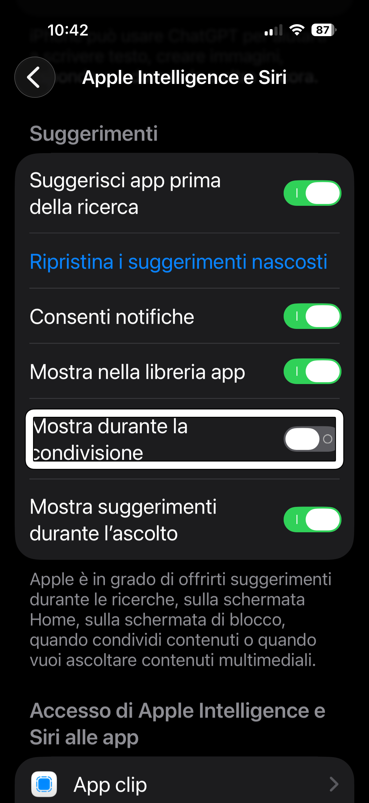 nell’immagine uno screenshot dell’iPhone aperto in impostazioni, Apple intelligence Siri, suggerimenti di Siri nella pagina di condivisione